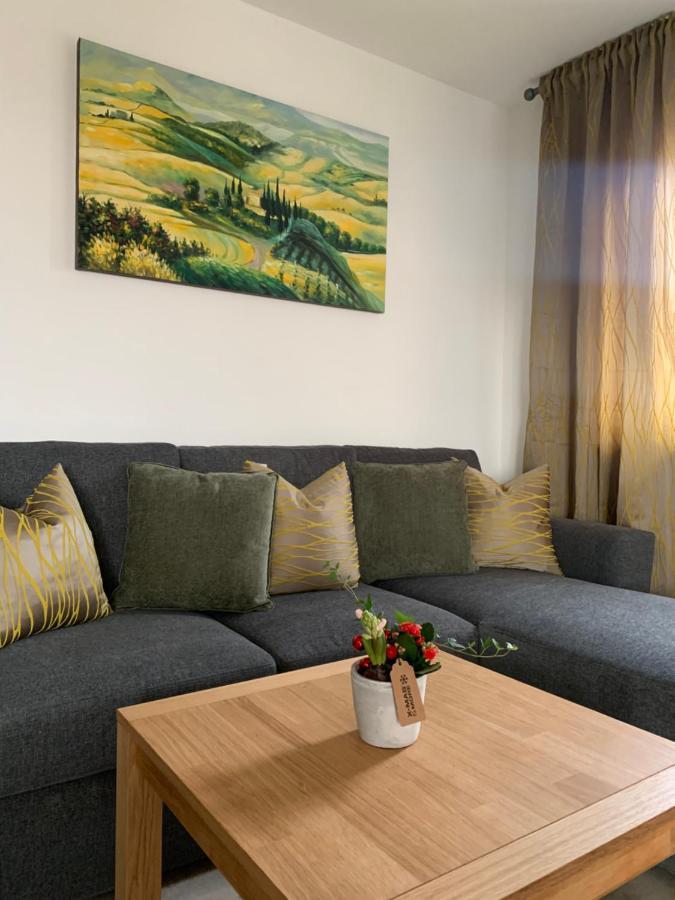 Apartment Niwas